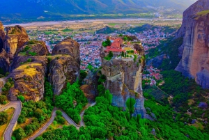 From Athens: 2-Day Delphi and Meteora Private Tour