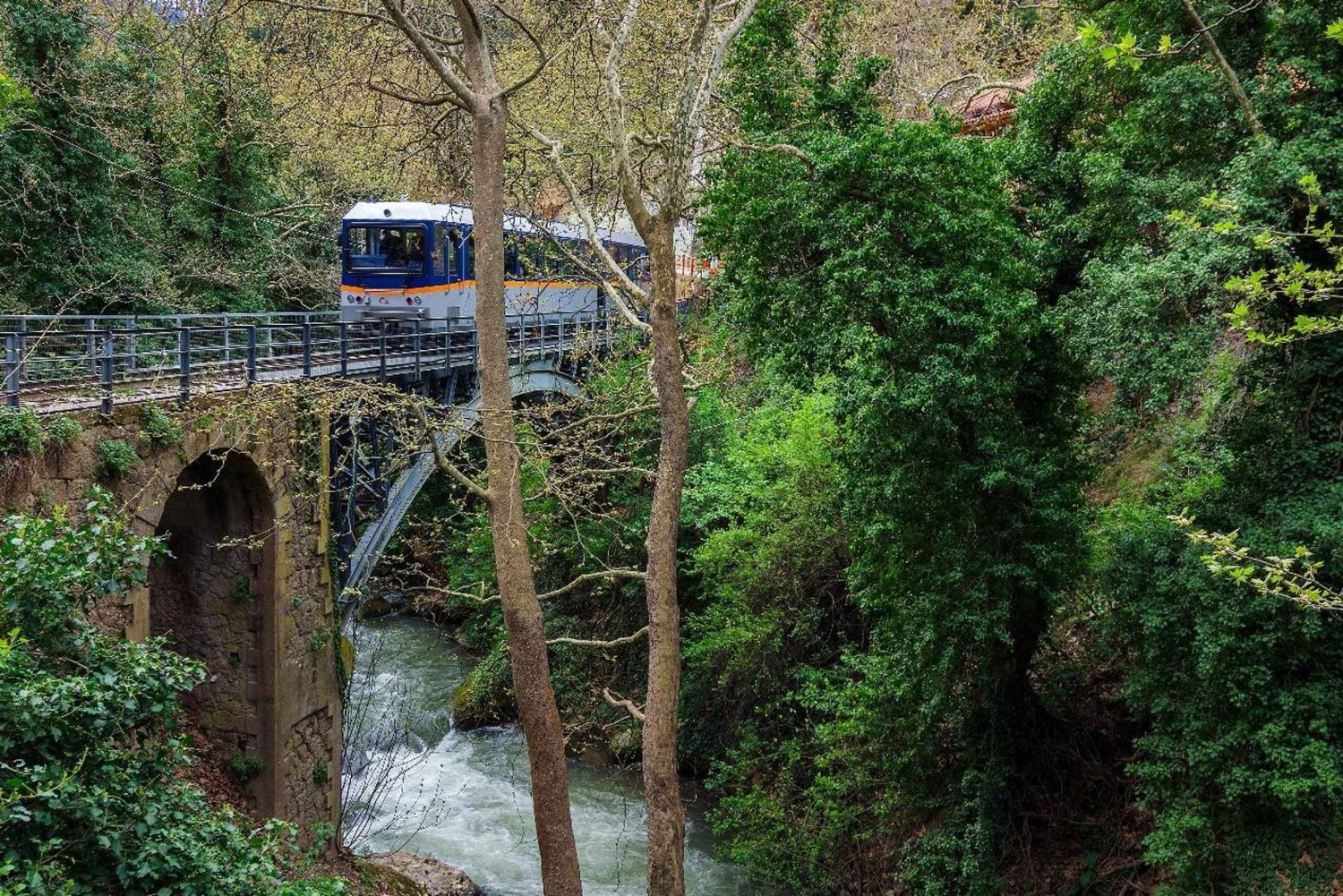 Von Athen aus: 2-tägige private Tour nach Kalavryta und zur Höhle