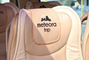 De Atenas: Viagem de trem panorâmica de 2 dias para Meteora com hotel
