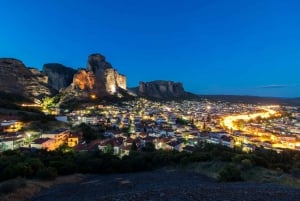 Ateenasta: 3 päivää Meteorassa ja Delphissä retkillä ja hotellilla