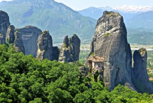 From Athens: 8 day tour, Delphi, Meteora, and Santorini Tour