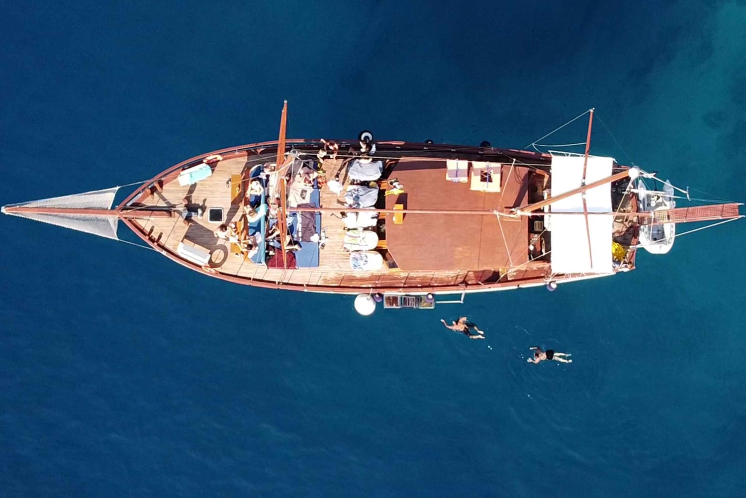 Ateenasta: Aegina, Agistri ja Metopi päiväristeily w/ Lounas