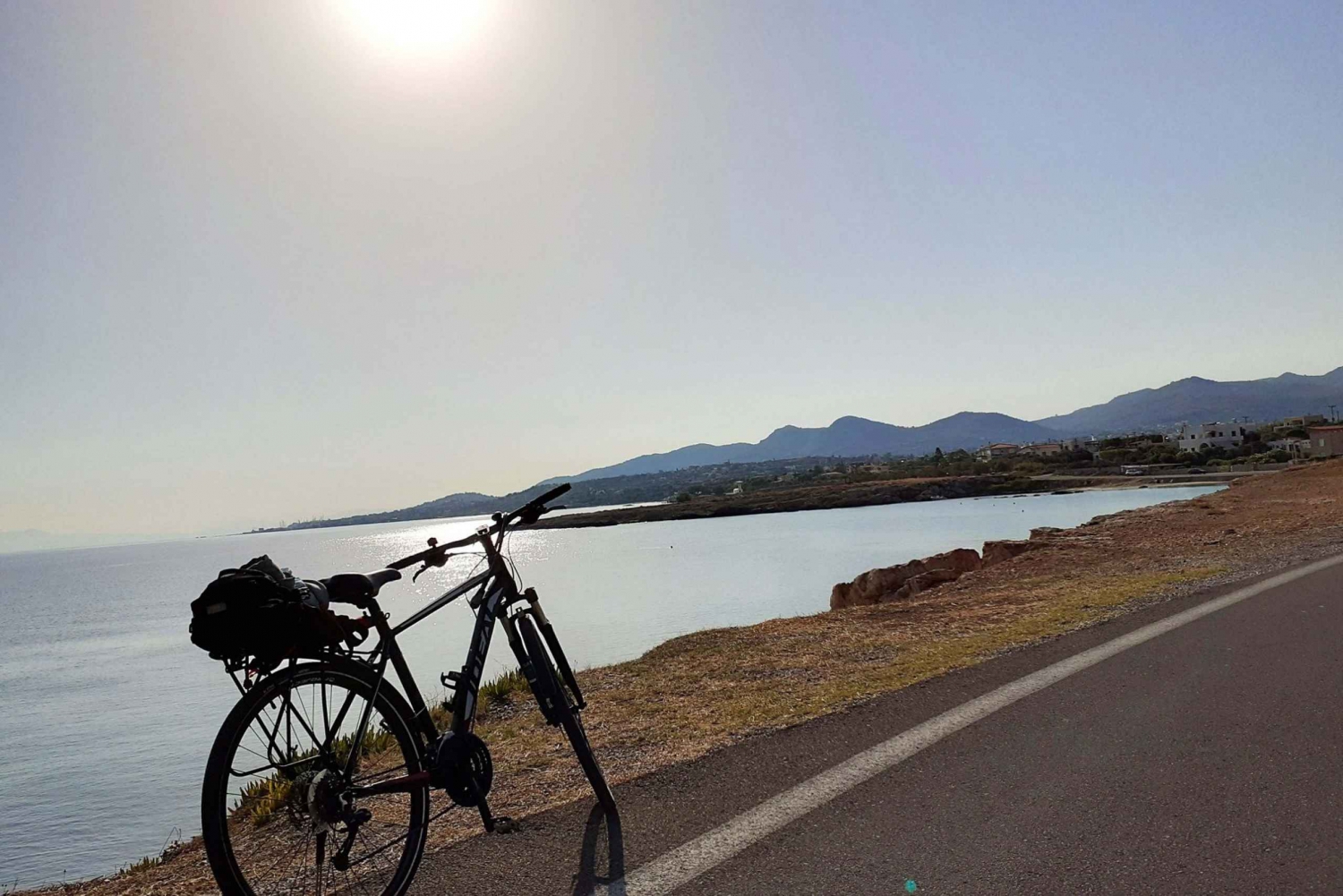 Da Atene: Tour in bicicletta dell'isola di Egina con biglietti elettronici per il traghetto
