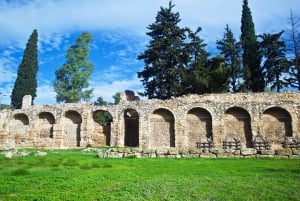 Fra Athen: Det antikke Korinth og Daphni-klosteret