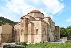 アテネから：古代コリントとダフニ修道院