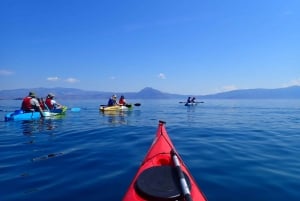 Fra Athen: Guidet havkajaktur i Den Korinthiske Golf
