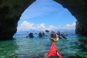 Da Atene: Tour guidato in kayak del Golfo di Corinto