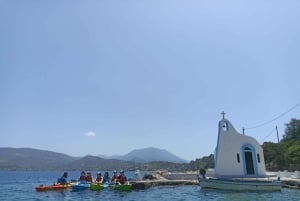 Da Atene: Tour guidato in kayak del Golfo di Corinto
