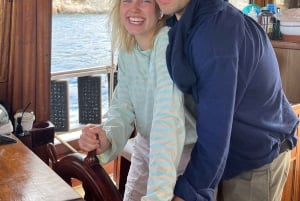 Solnedgangscruise på Athen-rivieraen – Halvdag med svømning og grill om bord