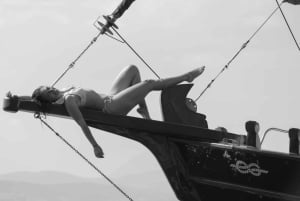 Solnedgangscruise på Athen-rivieraen – Halvdag med svømning og grill om bord