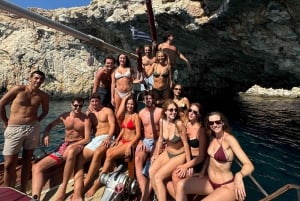 Solnedgangscruise på Athen-rivieraen – Halvdag med svømning og grill om bord