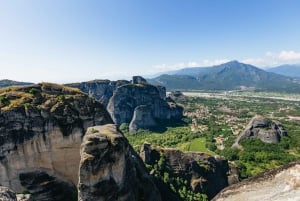Da Atene: Delfi e Meteora: tour guidato di 2 giorni