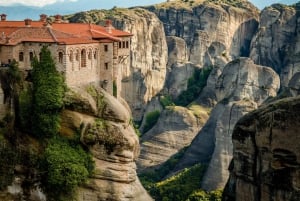 Von Athen aus: Delphi und Meteora 2-Tages-Tour mit Hotel