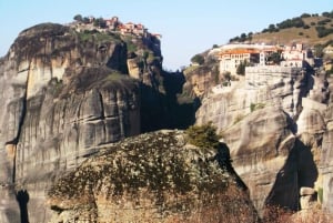 Fra Athen: Delfi og Meteora 2-dagers utflukt med hotell