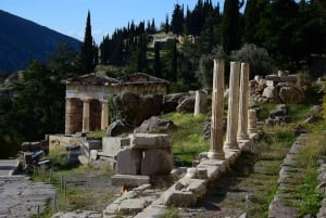 Von Athen aus: Delphi, Arachova und Chaerone Pivate Tagestour