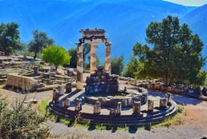 Desde Atenas: Excursión de un día a Delfos, Arachova y Chaerone Pivate
