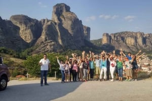 Ateenasta: Tutustu Meteoraan opastetulla bussikierroksella