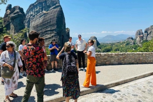 Desde Atenas: Explora Meteora con un tour en autobús guiado