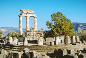 From Athens: Guided Day Trip to Delphi and Arachova
