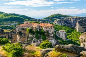 From Athens: Full-Day Meteora Tour with Greek Lunch