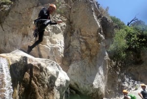 De Atenas: Canyoning no desfiladeiro de Manikia