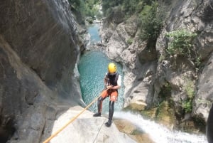 Au départ d'Athènes : Canyoning dans les gorges de Manikia