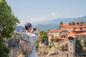 De Atenas: Viagem de 2 dias a Meteora com hotel e café da manhã