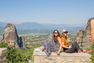 Z Aten: 2-dniowa wycieczka Meteora z hotelem i śniadaniem