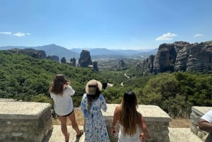 Från Aten: Meteora grottor och kloster dagsutflykt med tåg