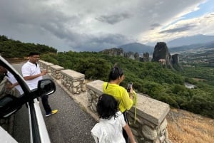 Från Aten: Meteora grottor och kloster dagsutflykt med tåg