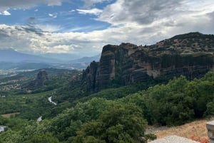 Från Aten: Meteora grottor och kloster dagsutflykt med tåg
