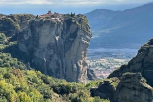 Från Aten: Meteora grottor och kloster dagsutflykt med tåg