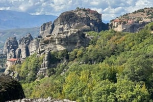 Från Aten: Meteora grottor och kloster dagsutflykt med tåg
