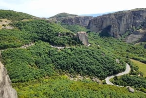 Från Aten: Meteora grottor och kloster dagsutflykt med tåg