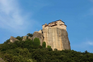 From Athens: Meteora Day Trip by Train w/ Live & Audio Guide