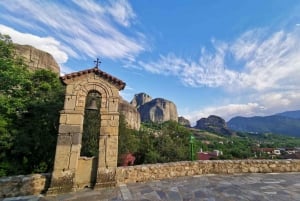 Z Aten: Jaskinie i klasztory Meteory - 1-dniowa wycieczka pociągiem