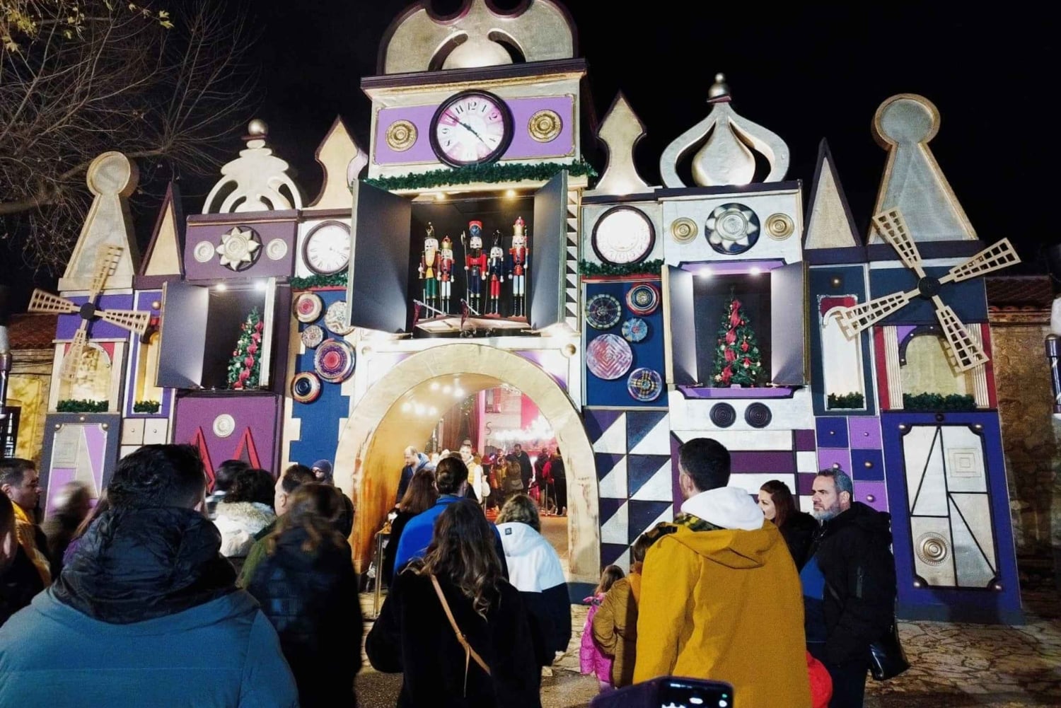 Ateenasta: Meteora, Plastiras-järvi ja Trikala – joulukierros