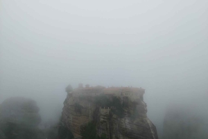 Ateenasta: Meteora, Plastiras-järvi ja Trikala – joulukierros