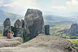 Athènes : Excursion d'une journée aux monastères et grottes des Météores et option déjeuner