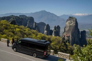 Fra Athen: Dagstur til Meteora-klosteret med tog og buss