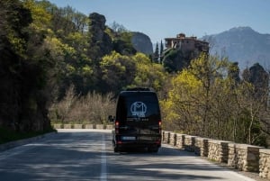 Fra Athen: Dagstur til Meteora-klosteret med tog og buss