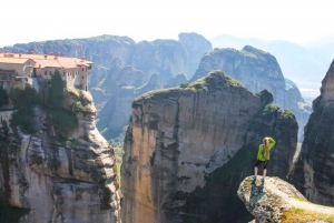 From Athens: Meteora Private Day Trip with Transfer