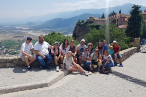 Depuis Athènes : Voyage en train aux Météores avec nuitée