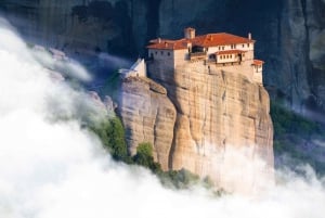 Da Atene o dal Pireo: viaggio privato di un'intera giornata a Meteora