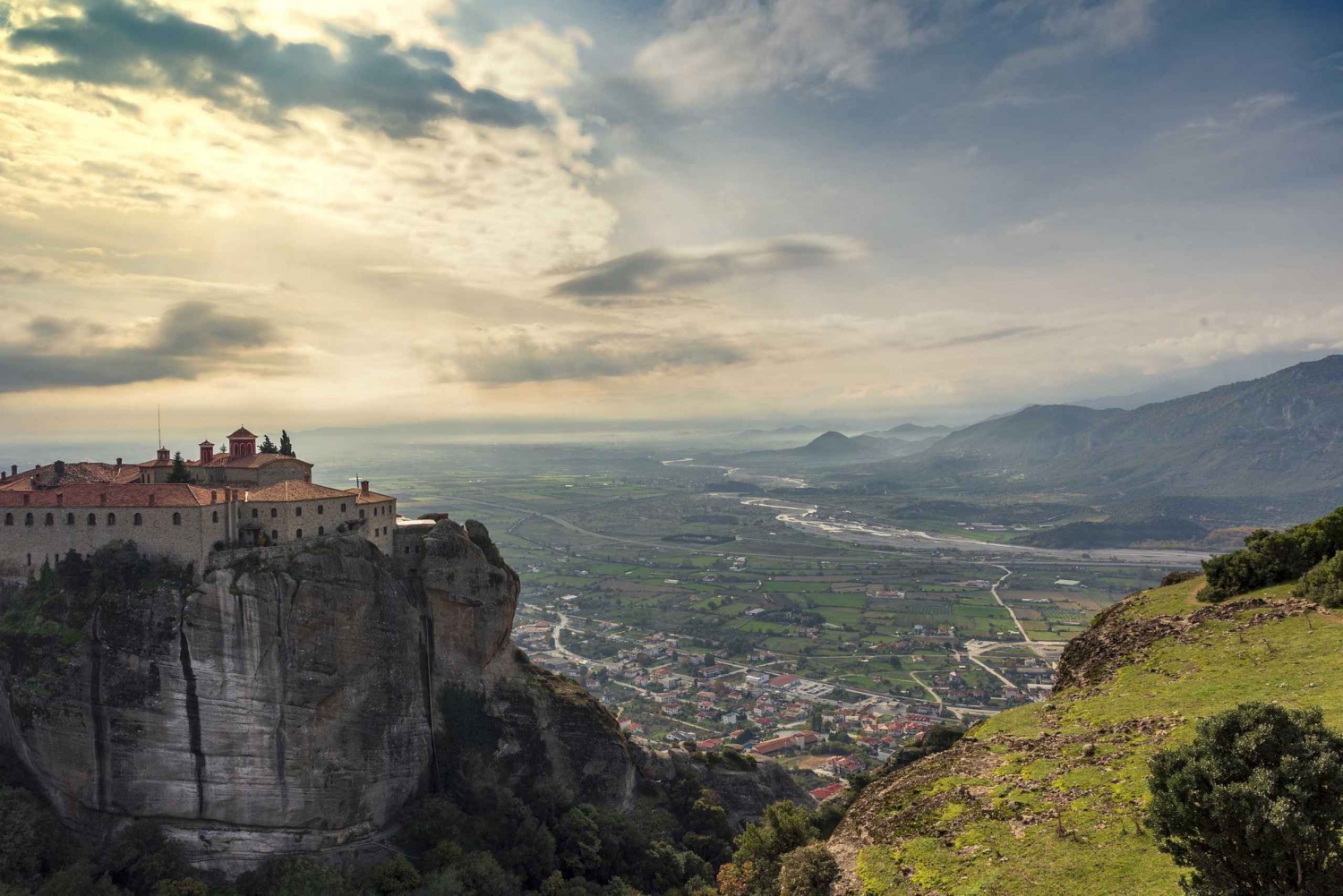 From Athens: Private Day Trip to the Monasteries of Meteora