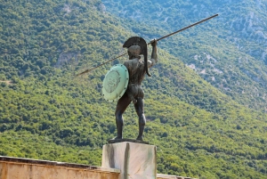 From Athens: Private Delphi and Thermopylae Guided Day Trip