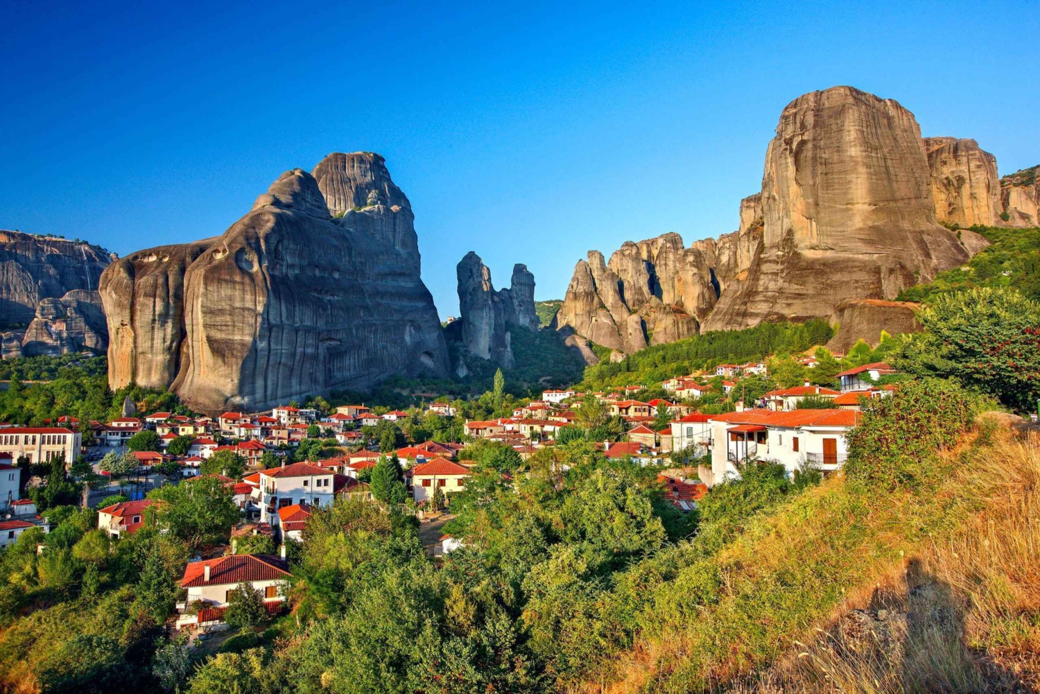 From Athens: Private Full-Day Meteora and Kastraki Tour