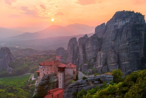 From Athens: Private Full-Day Meteora and Kastraki Tour
