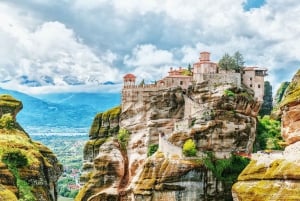 De Atenas: Excursão particular de dia inteiro a Meteora e Kastraki