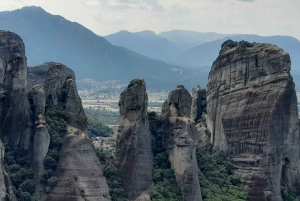 From Athens: Private Meteora Day Tour with Optional Guide